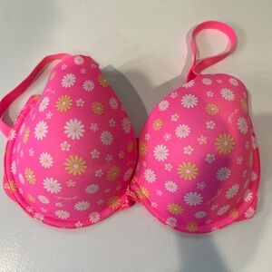 T-shirt bra lightly padded